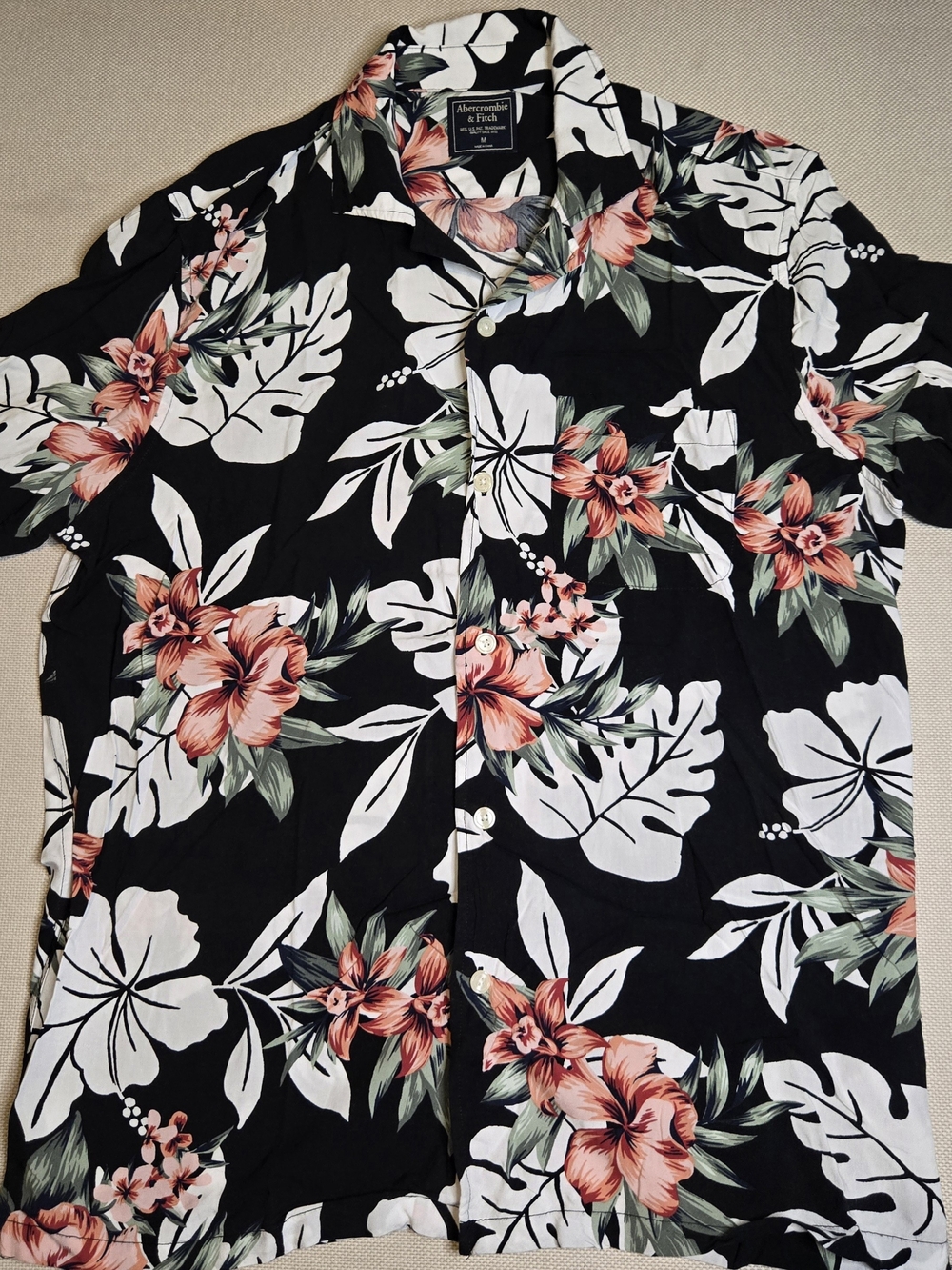 Abercrombie & Fitch Men's Hawaiian Shirt Medium Button Down Short Sleeve Beach